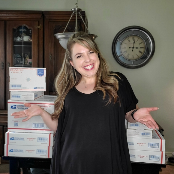 Meet your Posher, JoAnna - Picture 2 of 7